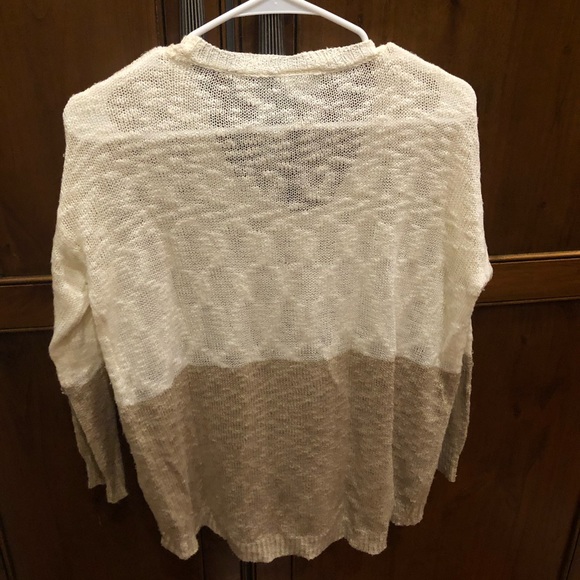 Tan and brown light sweater - Picture 3 of 3
